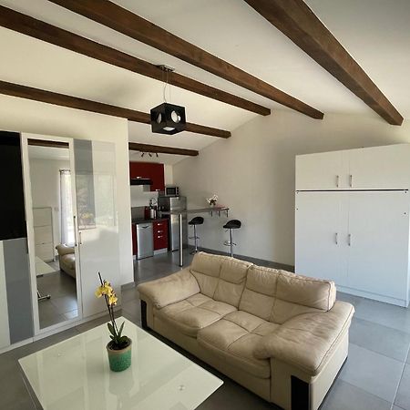 Studio Charmant Avec Terrasse Lançon-Provence Buitenkant foto