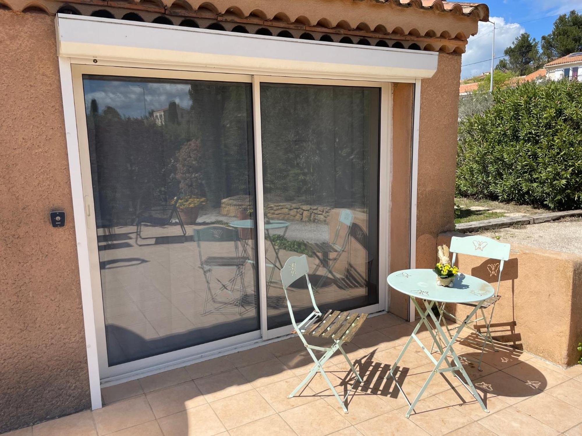 Studio Charmant Avec Terrasse Lançon-Provence Buitenkant foto
