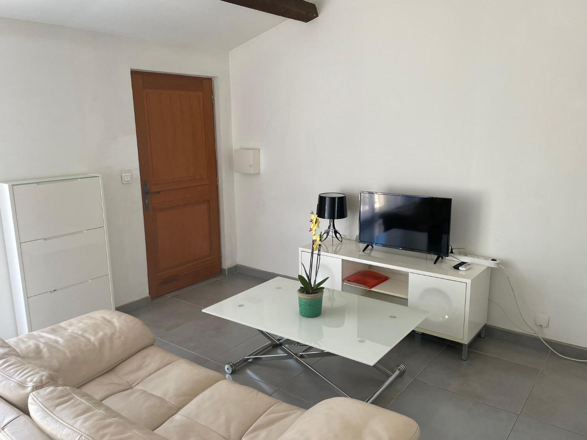Studio Charmant Avec Terrasse Lançon-Provence Buitenkant foto